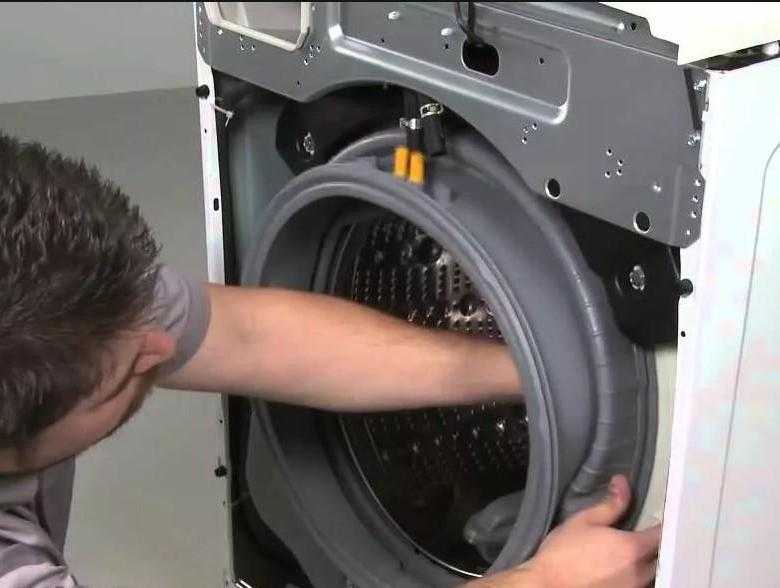 Как быстро и качественно почистить резинку в стиральной машине?