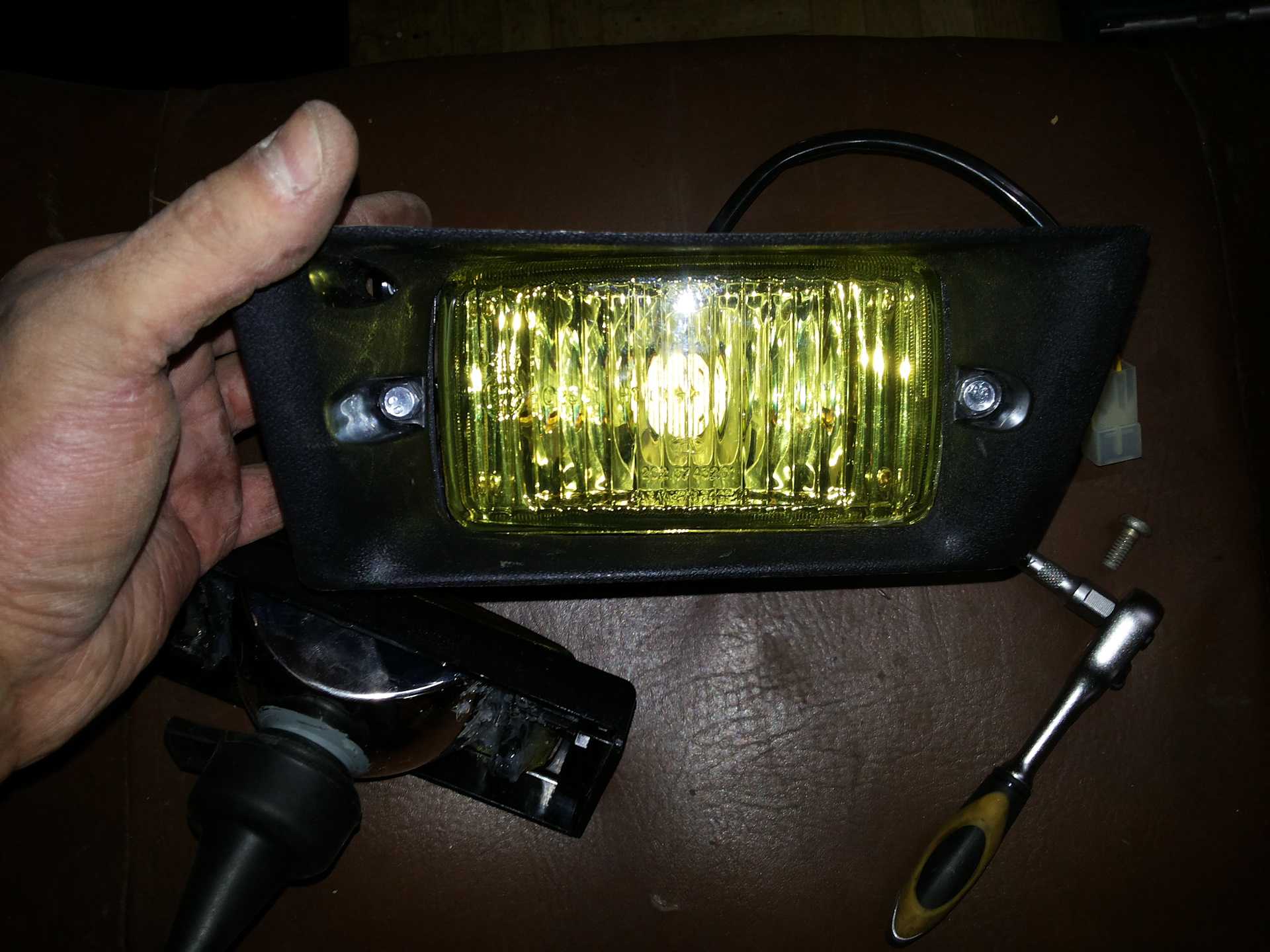 Светодиодные противотуманные фары на ВАЗ 2110: видео-инструкция по монтажу своим руками, особенности ламп, цена, фото