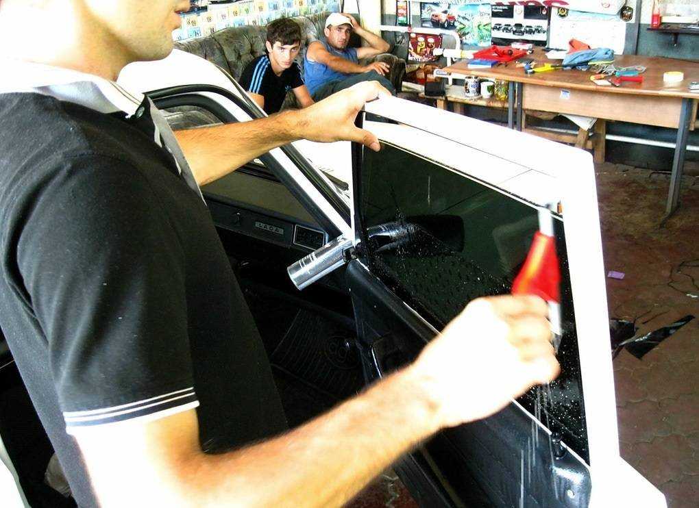 Тонировка стекол автомобиля своими руками (ваз-2106, 2107, 2109, 2110). тонировка заднего стекла автомобиля своими руками :: syl.ru