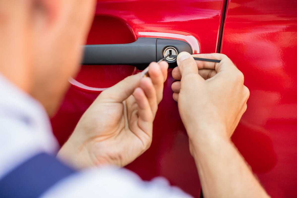 Способы открыть багажник машины без ключа