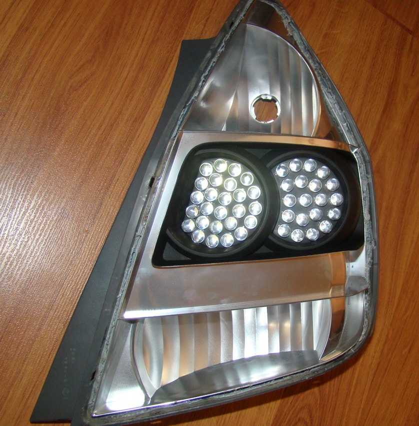 Пошаговая инструкция в фотографиях по замене ламп в заднем комбинированном фонаре Citroen C3 полезные советы и рекомендации для автовладельцев
