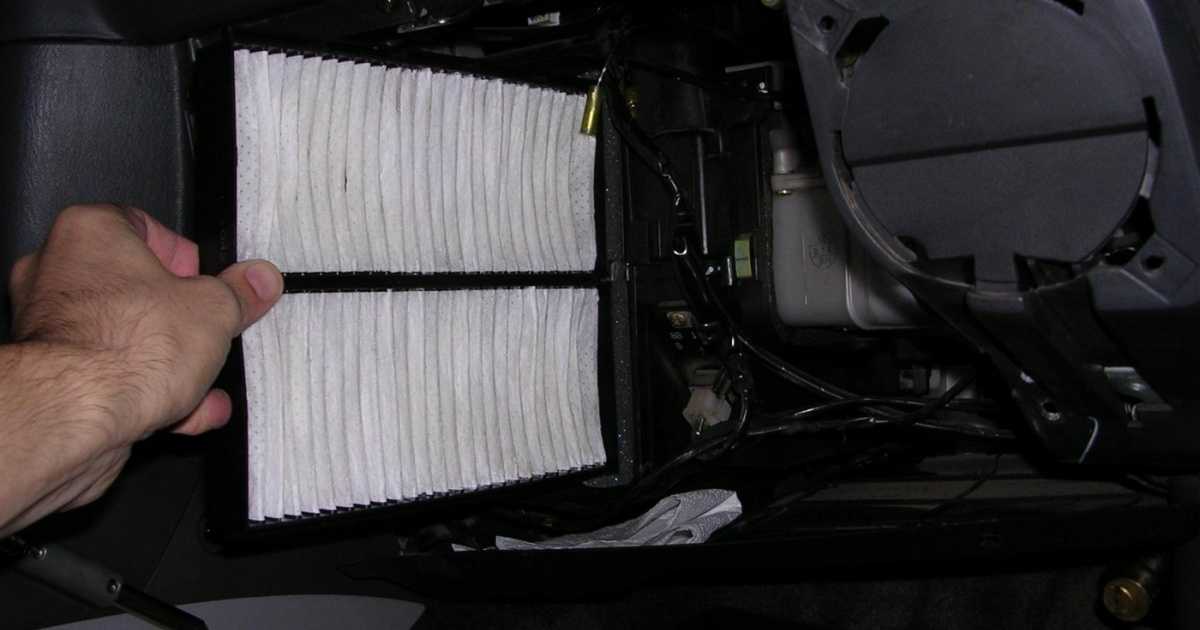 Как почистить салонный фильтр в автомобиле