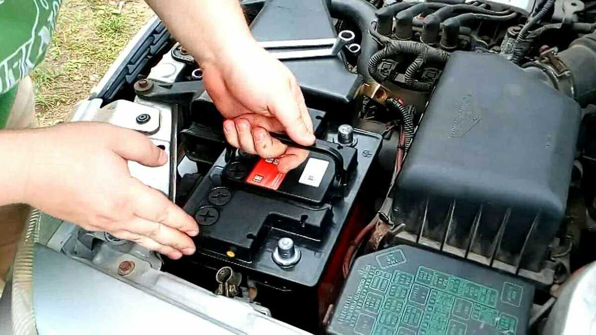 Как снять аккумулятор с машины? как правильно снимать аккумулятор с автомобиля? :: syl.ru