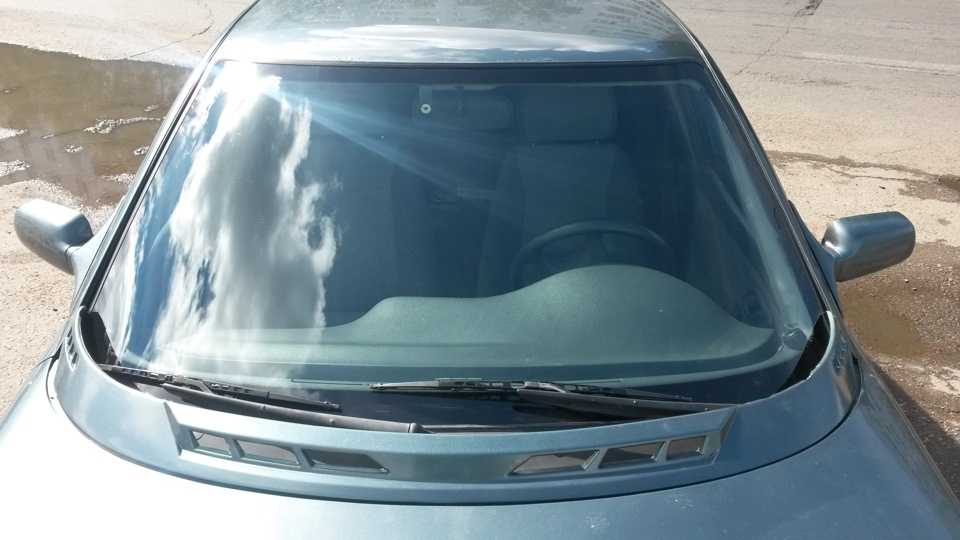 Почему потеют окна в машине и как это устранить