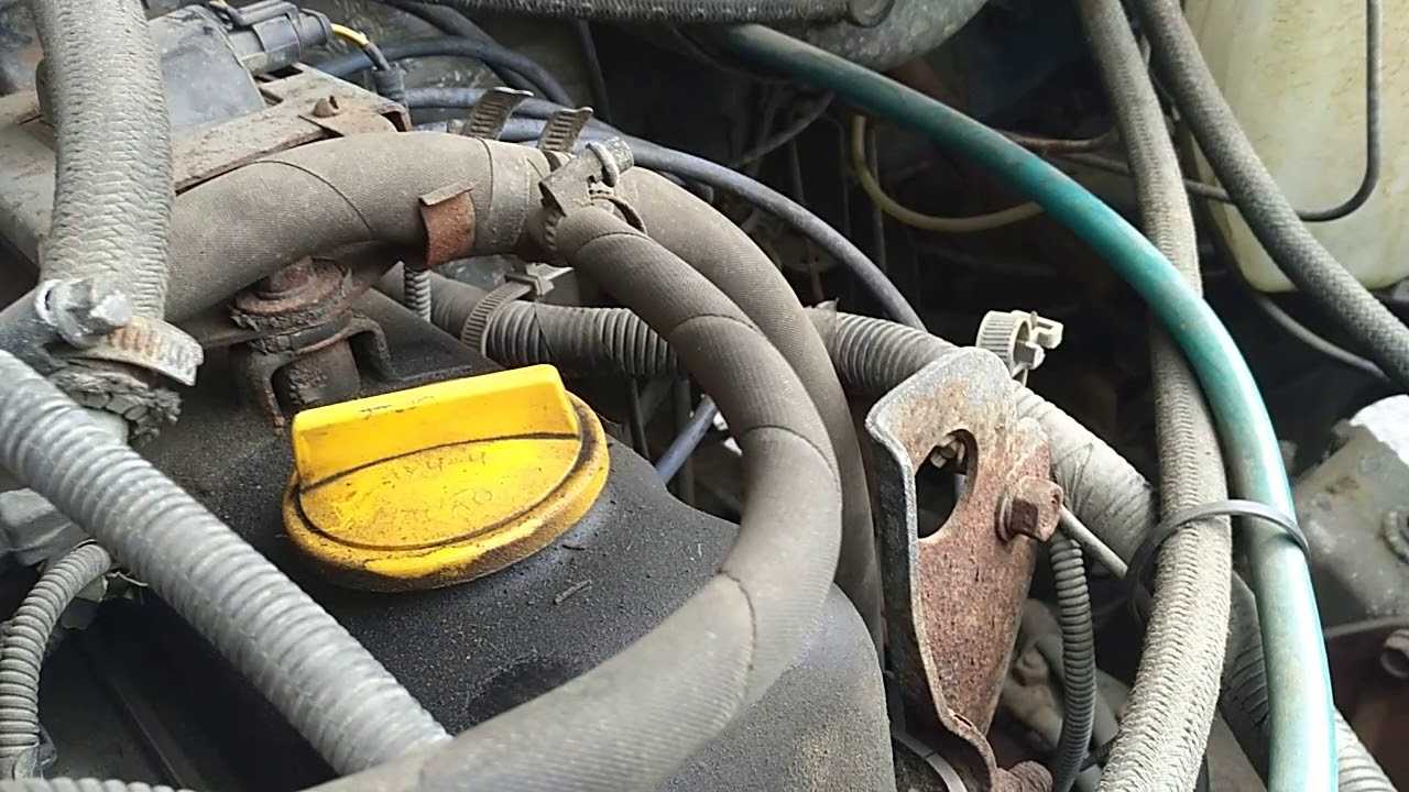 Почему двигатель троит на газу, при этом на бензине работает ровно?