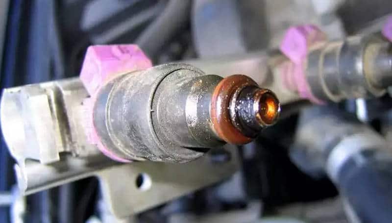 Провалы при нажатии на педаль газа: причины и способы их устранения