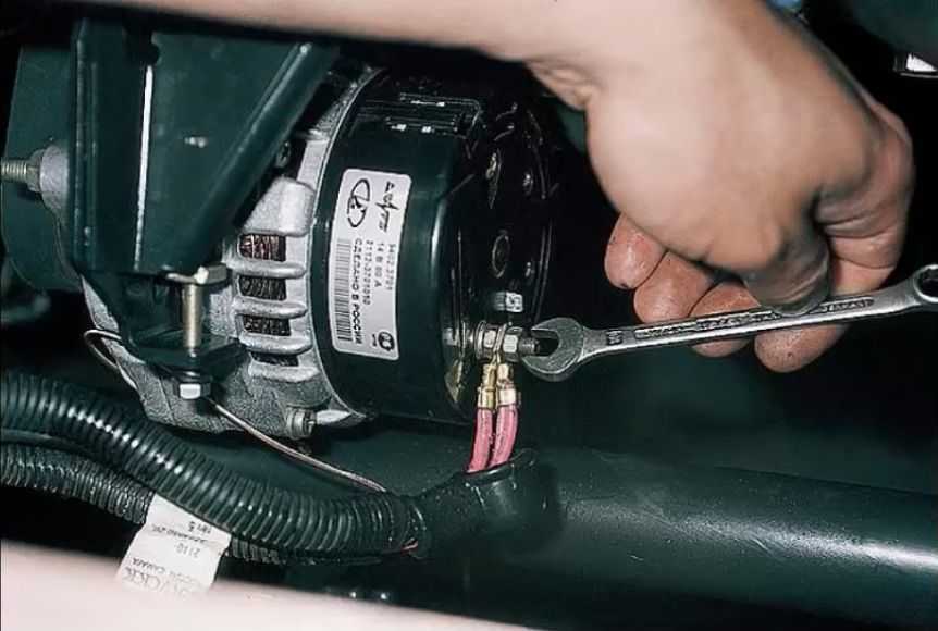 Как снять генератор на 16-ти клапанной ваз-2112: два случая (+видео)