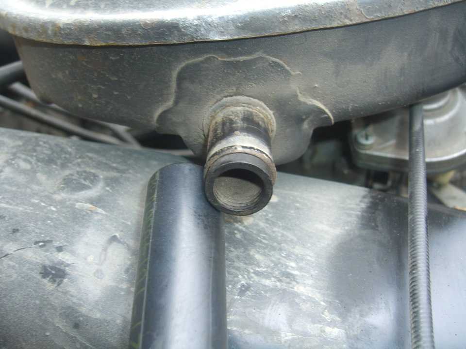 Вытекло масло из двигателя причины ваз 2109