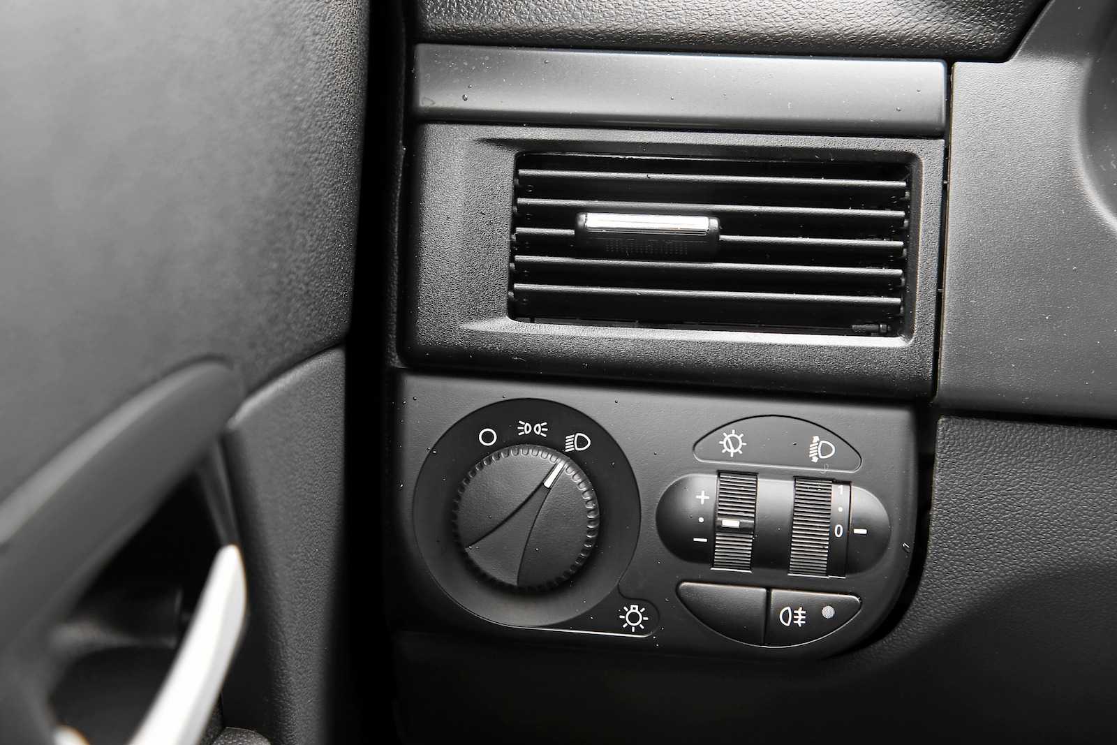 Обзор автомобиля Лада Приора седан (2014-2015). Технические характеристики, фото и цены новой Lada Priora 2 (ВАЗ 2170).