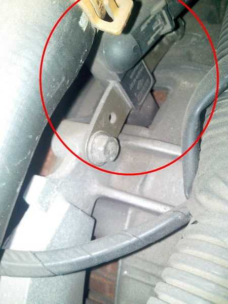 В сегодняшнем посте хочу вам рассказать, о том, как снять датчик положения коленчатого вала на автомобиле Рено Меган 2
