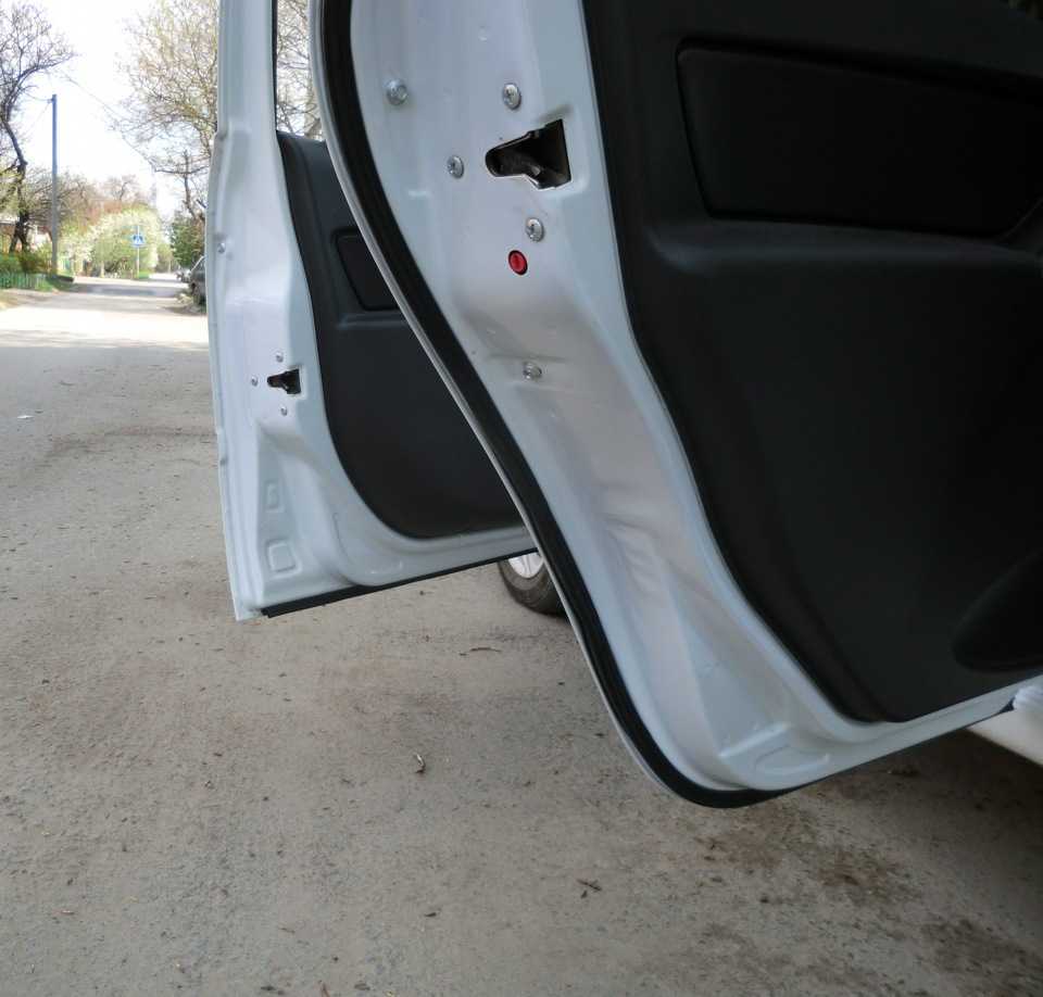 Пошаговая инструкция — установка молдинга на дверь автомобиля