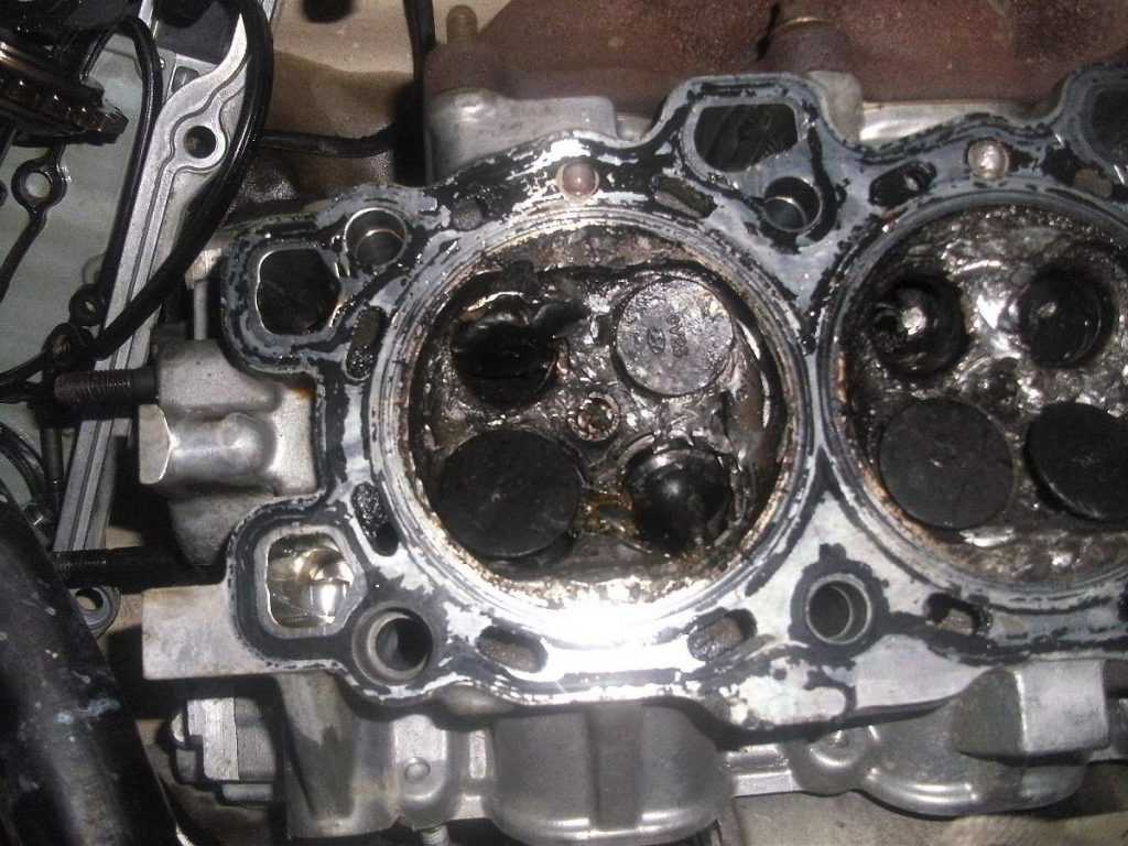 Причина заклинивания клапанов в двигателе