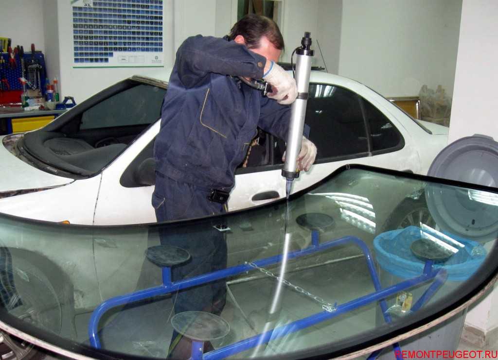 Технология правильной замены лобового стекла автомобиля