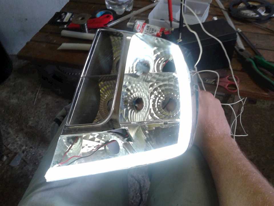 Замена ламп в заднем комбинированном фонаре citroen c3 в картинках